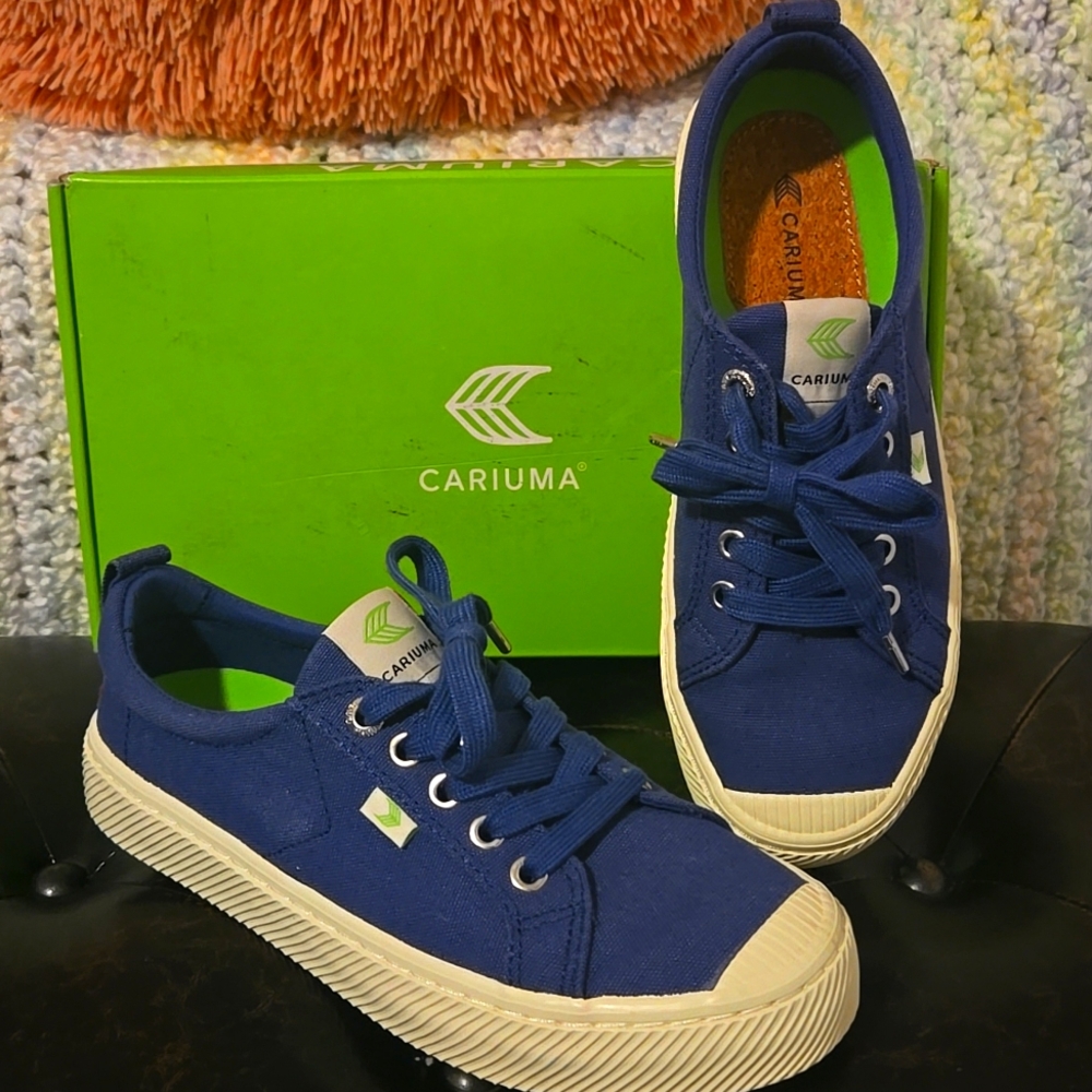 EUC CARIUMA OCA LOW SHADOW BLUE CANVAS SNEAKER + additional new insoles